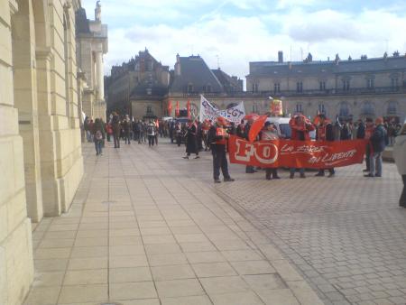 Invasion rouge de la place de la libé, les coco sont de sortie ^^