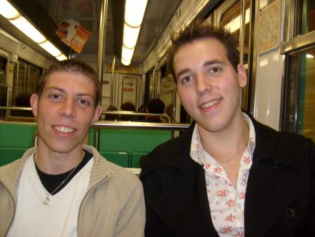 Tu aimes sourire dans le métro?